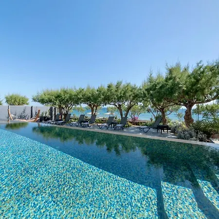 Moonlight Seafront Apartment