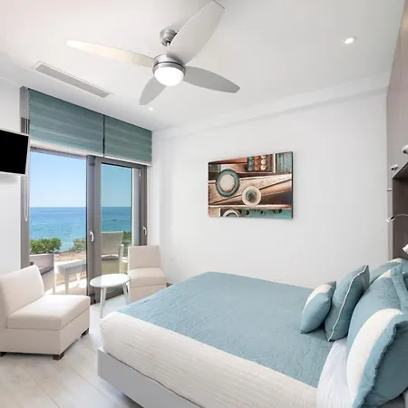 Moonlight Seafront Apartment Koutsouras