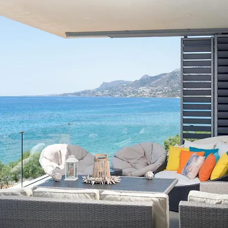 Moonlight Seafront Apartment