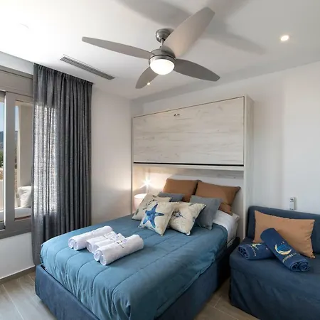 Moonlight Seafront Apartment